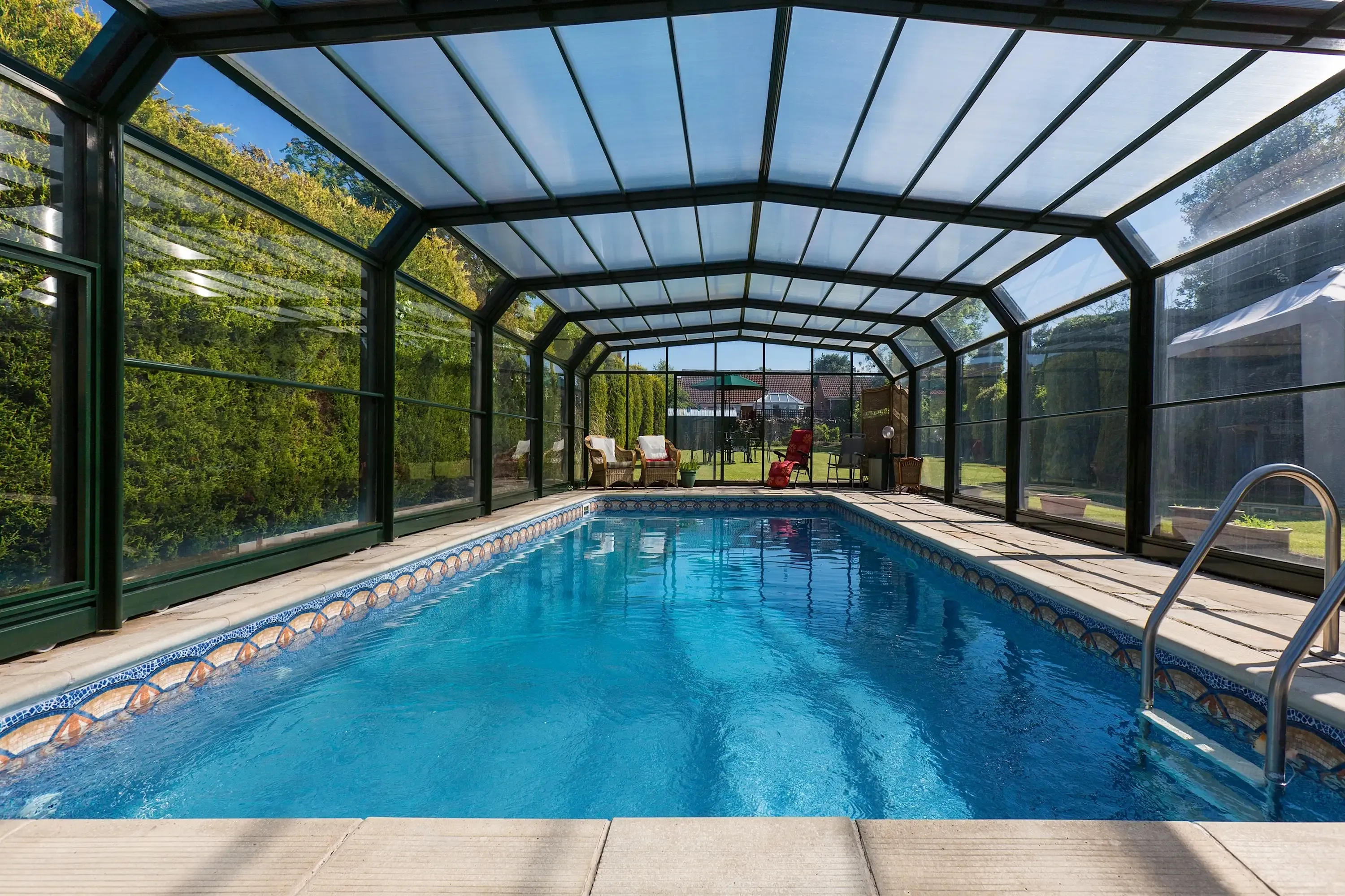 Image specialiste abri de piscine 2 abri piscine retractable