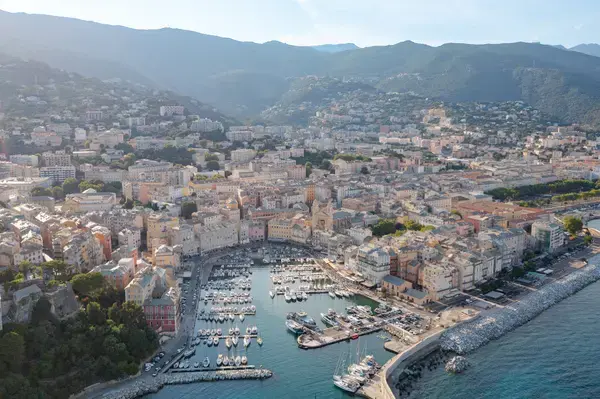 Abri Piscine Rétractable Spécialiste abri de piscine Bastia