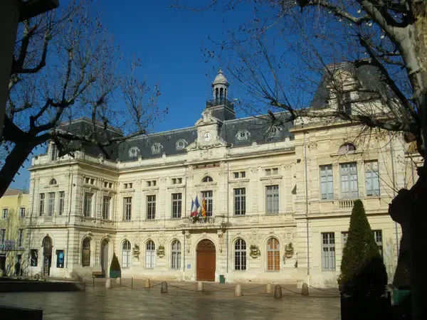 Abri Piscine Rétractable Spécialiste abri de piscine Bollène