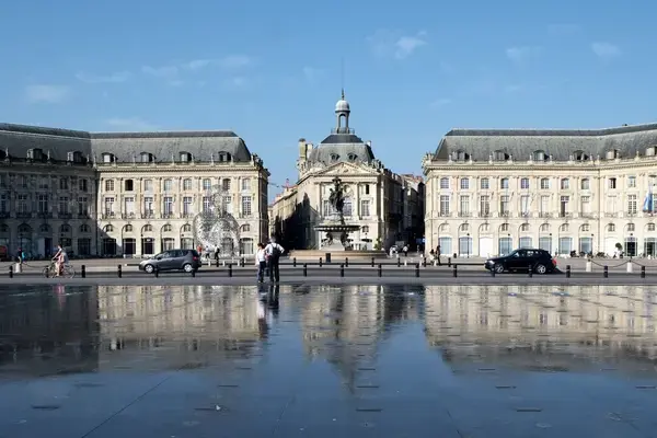 Abri Piscine Rétractable Spécialiste abri de piscine Bordeaux