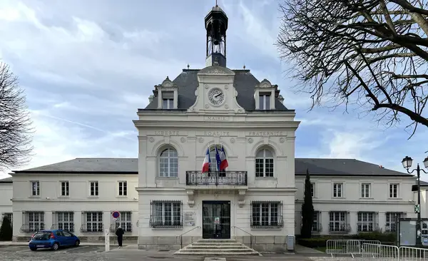 Abri Piscine Rétractable Spécialiste abri de piscine Bry-sur-Marne