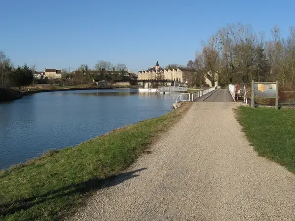 Abri Piscine Rétractable Spécialiste abri de piscine Châlette-sur-Loing