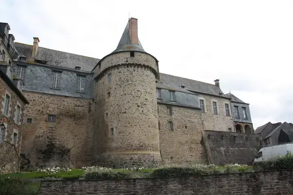 Abri Piscine Rétractable Spécialiste abri de piscine Châteaugiron