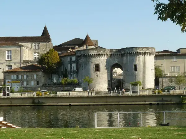 Abri Piscine Rétractable Spécialiste abri de piscine Cognac