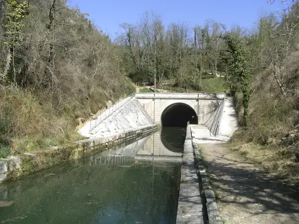 Abri Piscine Rétractable Spécialiste abri de piscine Dompierre-sur-Mer
