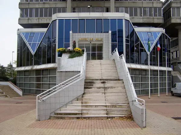 Abri Piscine Rétractable Spécialiste abri de piscine Élancourt
