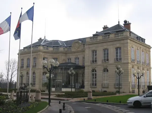 Abri Piscine Rétractable Spécialiste abri de piscine Épinay-sur-Seine