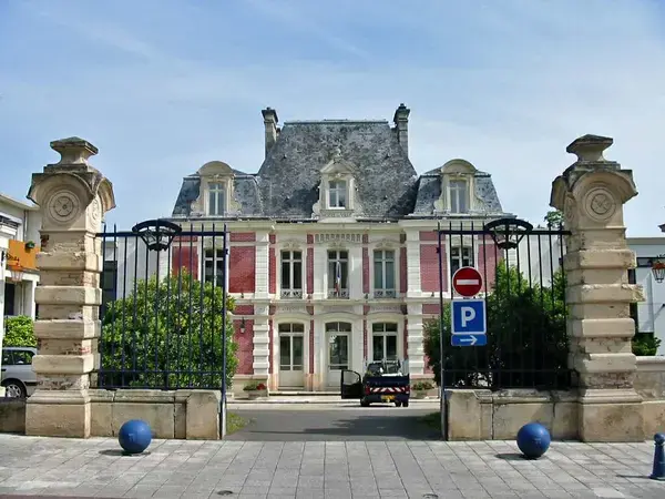 Abri Piscine Rétractable Spécialiste abri de piscine Épône