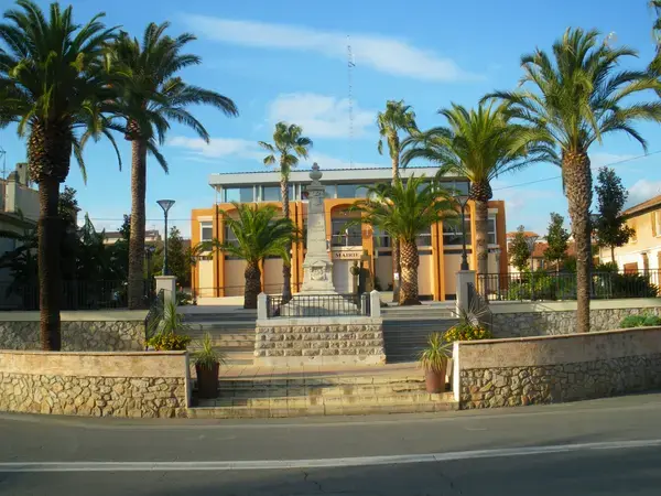 Abri Piscine Rétractable Spécialiste abri de piscine La Londe-les-Maures