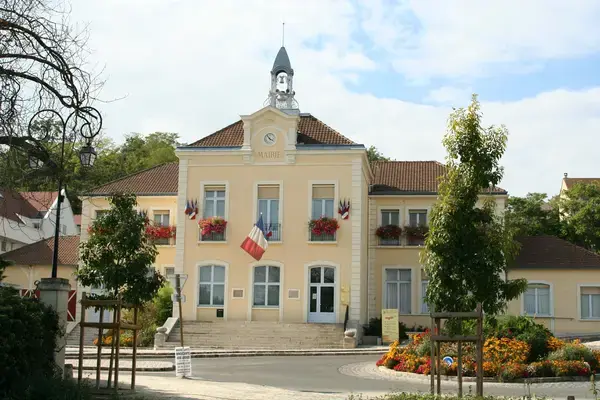 Abri Piscine Rétractable Spécialiste abri de piscine Le Mesnil-le-Roi
