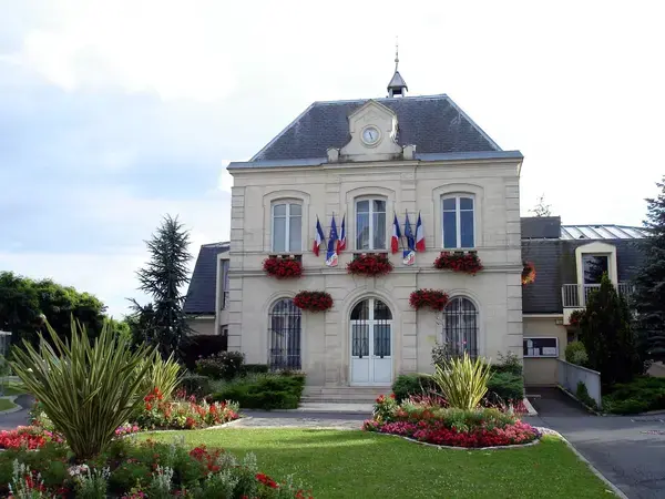 Abri Piscine Rétractable Spécialiste abri de piscine Le Plessis-Bouchard