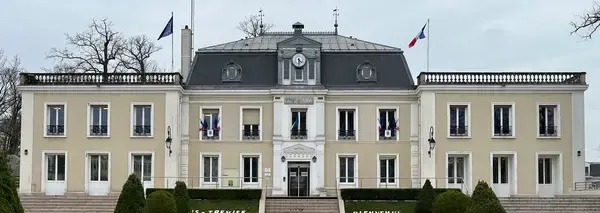 Abri Piscine Rétractable Spécialiste abri de piscine Le Plessis-Trévise