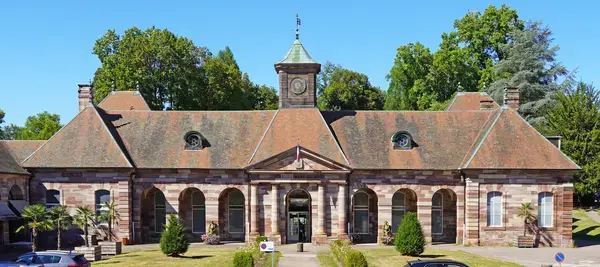 Abri Piscine Rétractable Spécialiste abri de piscine Luxeuil-les-Bains