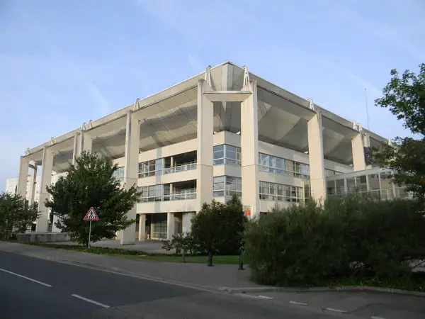 Abri Piscine Rétractable Spécialiste abri de piscine Meyzieu