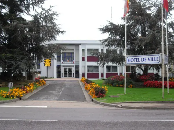 Abri Piscine Rétractable Spécialiste abri de piscine Mondelange