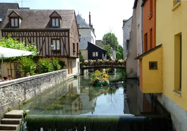 Abri Piscine Rétractable Spécialiste abri de piscine Montargis
