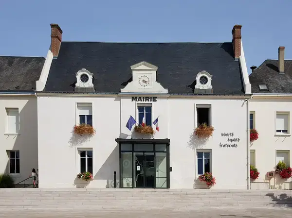 Abri Piscine Rétractable Spécialiste abri de piscine Montlouis-sur-Loire