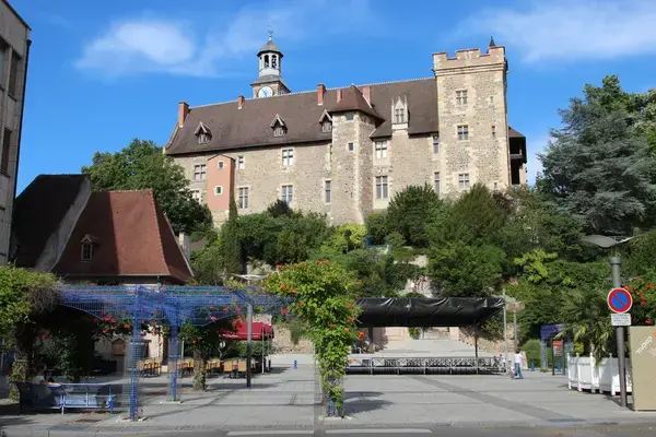 Abri Piscine Rétractable Spécialiste abri de piscine Montluçon
