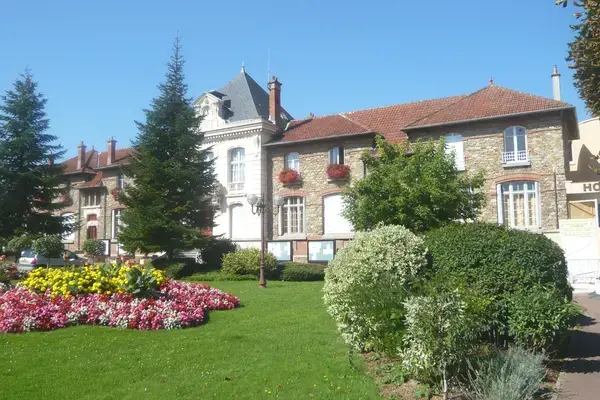 Abri Piscine Rétractable Spécialiste abri de piscine Morsang-sur-Orge