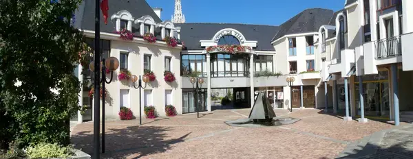 Abri Piscine Rétractable Spécialiste abri de piscine Noyal-sur-Vilaine