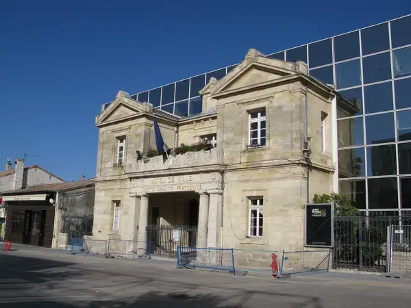 Abri Piscine Rétractable Spécialiste abri de piscine Pessac