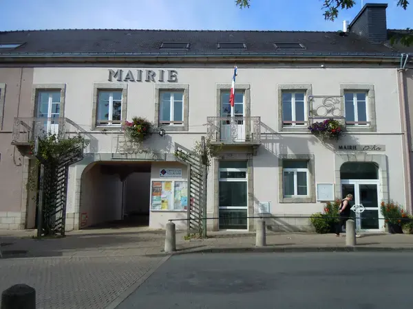 Abri Piscine Rétractable Spécialiste abri de piscine Plouay
