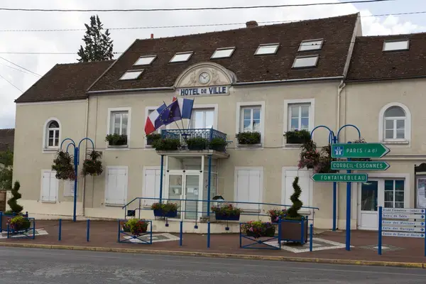 Abri Piscine Rétractable Spécialiste abri de piscine Saint-Fargeau-Ponthierry