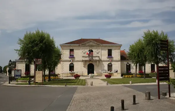 Abri Piscine Rétractable Spécialiste abri de piscine Saint-Laurent-Médoc