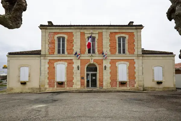 Abri Piscine Rétractable Spécialiste abri de piscine Salaunes