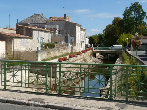 Abri Piscine Rétractable Spécialiste abri de piscine Saujon