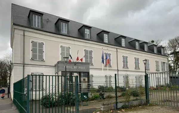 Abri Piscine Rétractable Spécialiste abri de piscine Sevran
