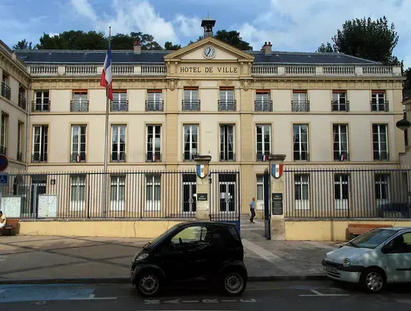 Abri Piscine Rétractable Spécialiste abri de piscine Sèvres