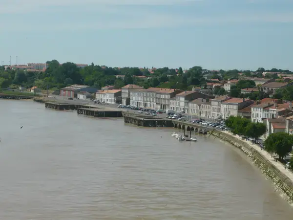 Abri Piscine Rétractable Spécialiste abri de piscine Tonnay-Charente