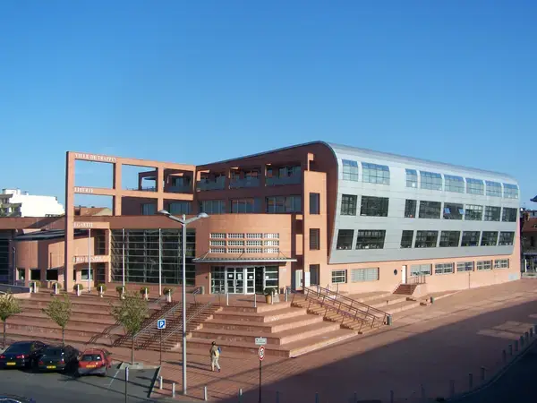 Abri Piscine Rétractable Spécialiste abri de piscine Trappes